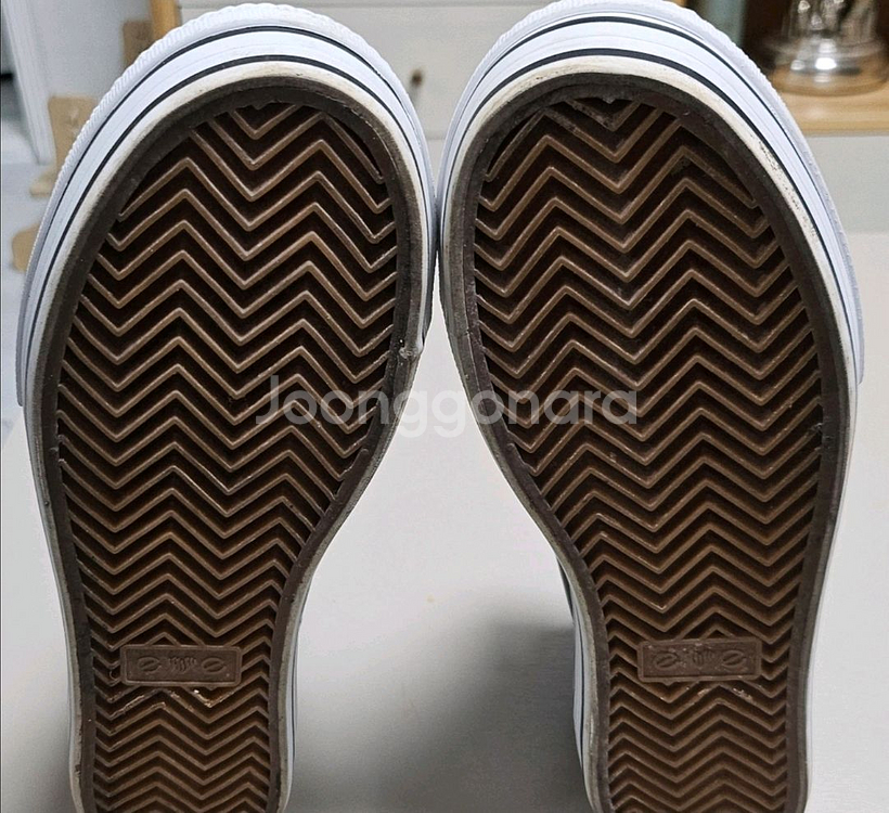 여성 검정 가죽 키높이 컨버스화235 새상품--3