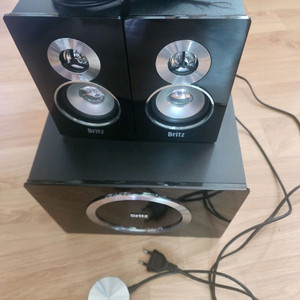 브리츠 BR-2100S5 스피커입니다