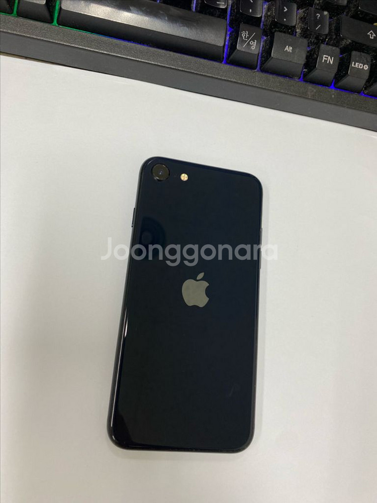 아이폰SE3 블랙 액정SS급 128GB 무잔상--0