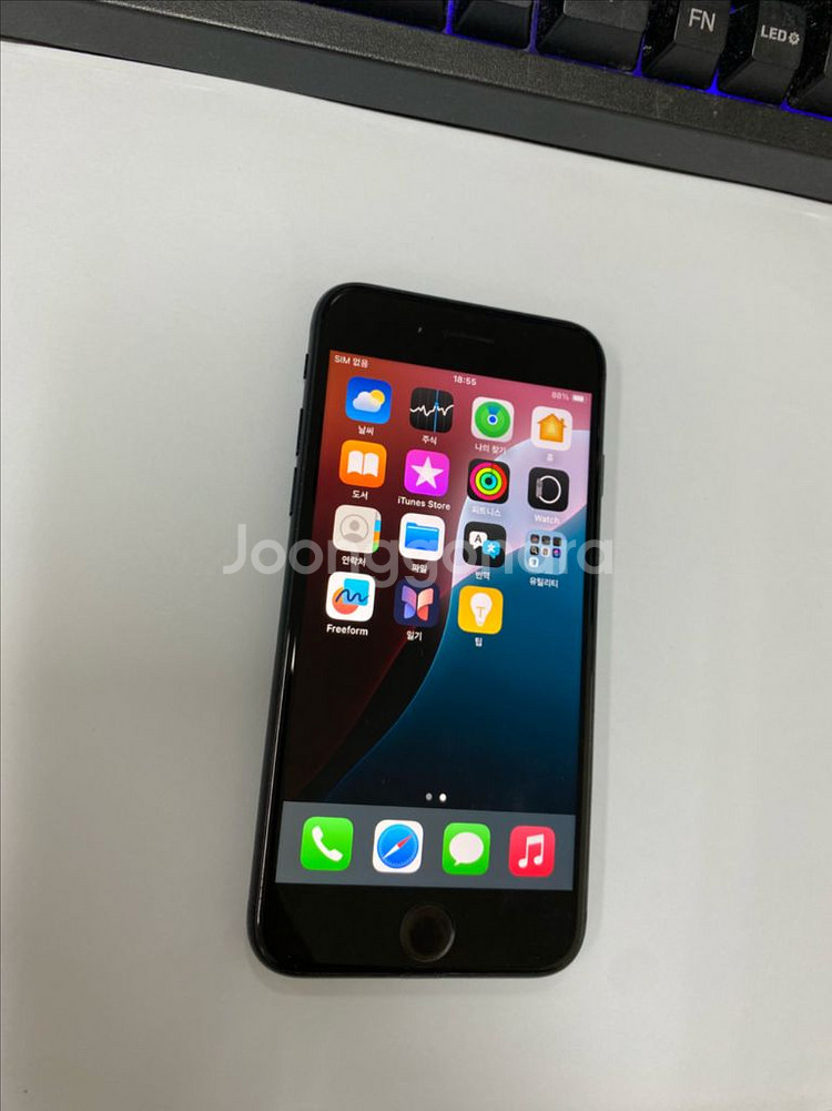 아이폰SE3 블랙 액정SS급 128GB 무잔상--1