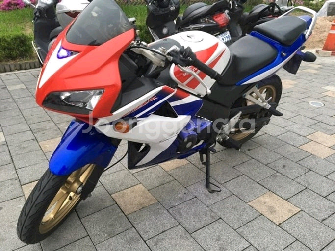 CBR125cc 10년식 고액으로 삽니다--0