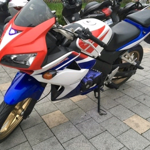 CBR125cc 10년식 고액으로 삽니다