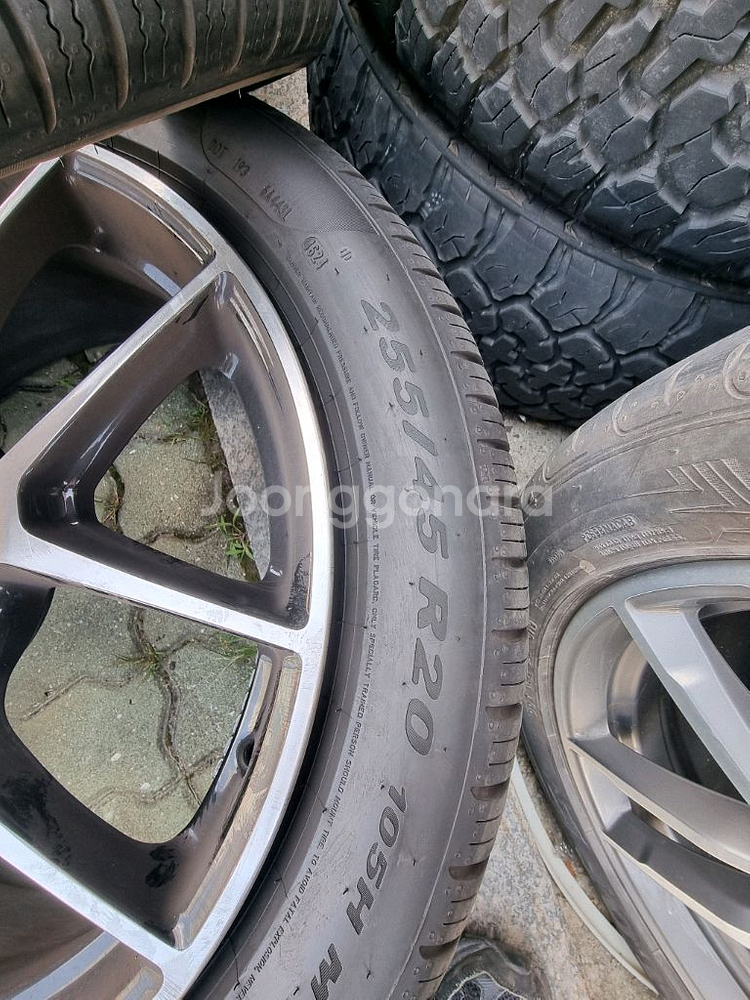 x253 GLC43amg 20인치 쿠페 휠타이어 팝니다--3