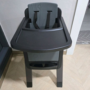 뉴나세나 식탁의자