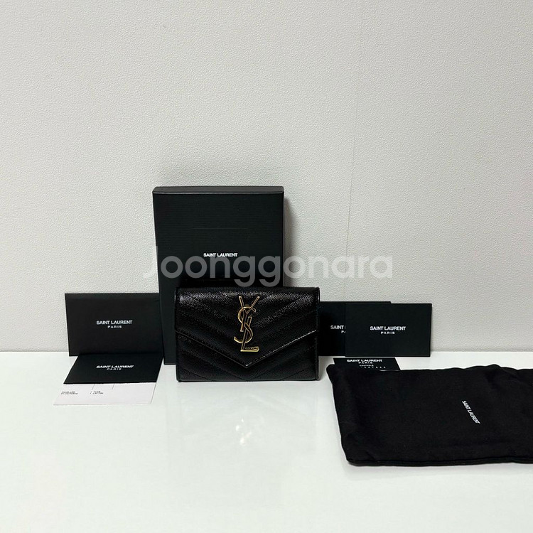 (새상품급) 생로랑 YSL 모노그램 플랩 카드지갑--0