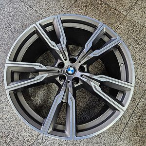 BMW G06 X6 정품 747M 22인치 후륜휠 한개