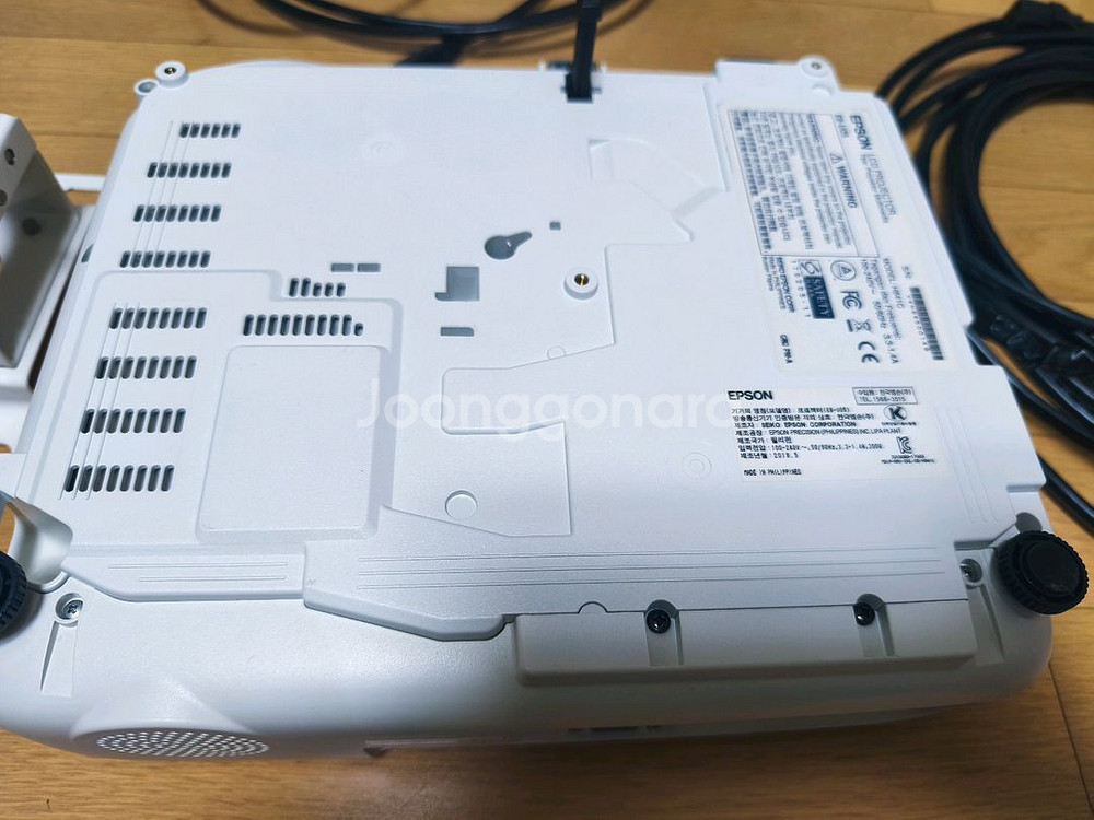 앱손 빔프로젝터 EB-U05 판매해요--1