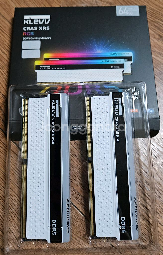 에센코어 클레브 CRAS XR5 RGB 32GBx2--0