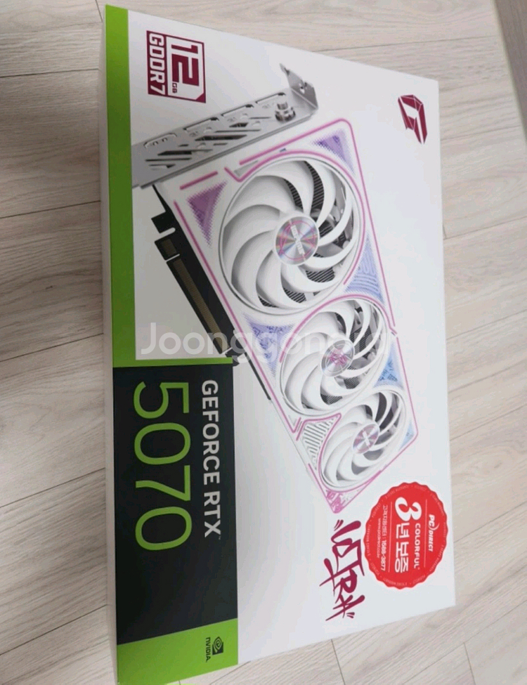 컬러풀 RTX 5070 그래픽 카드--0