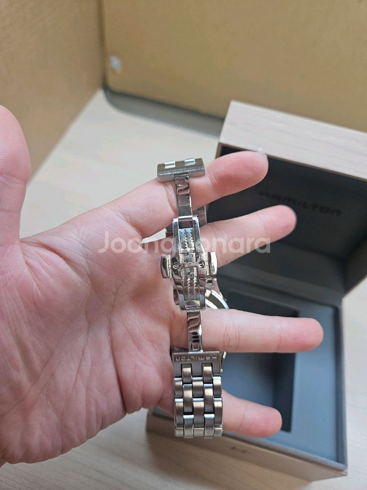 해밀턴 재즈마스터 오픈하트 샴페인 42mm--3