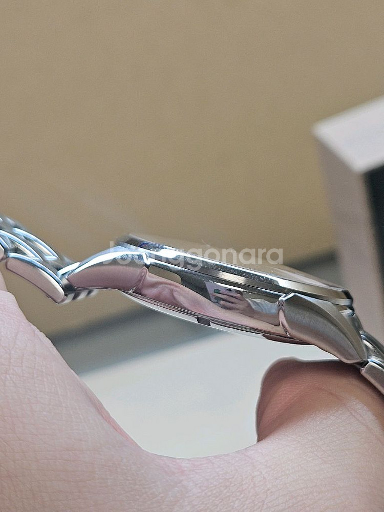해밀턴 재즈마스터 오픈하트 샴페인 42mm--7