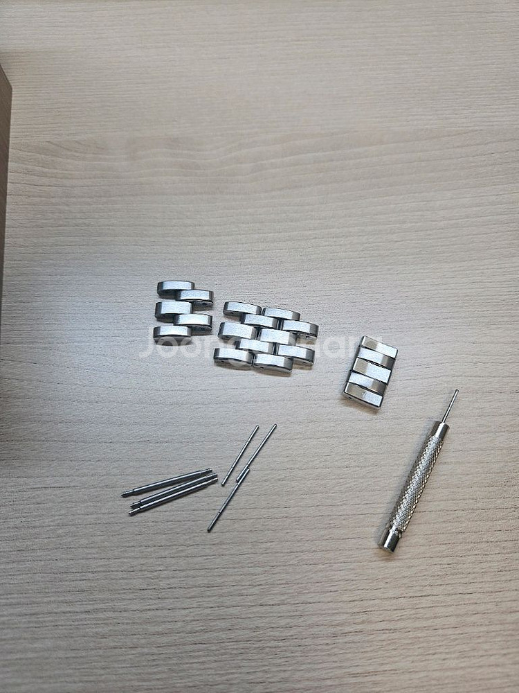 해밀턴 재즈마스터 오픈하트 샴페인 42mm--9