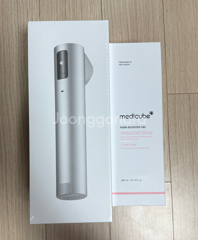 메디큐브 에이지알 하이포커스샷 미개봉 새상품+젤 포함--0