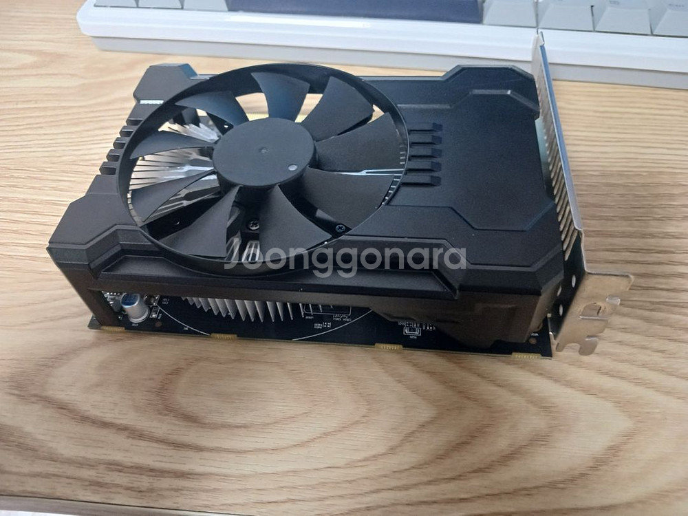 라데온 rx550 2gb 중고 팝니다.--0