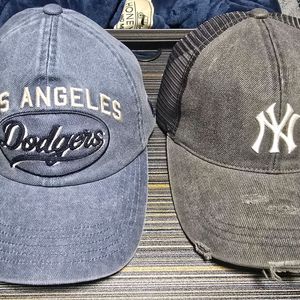 MLB 모자 새상품 2개 일괄로 판매합니다.