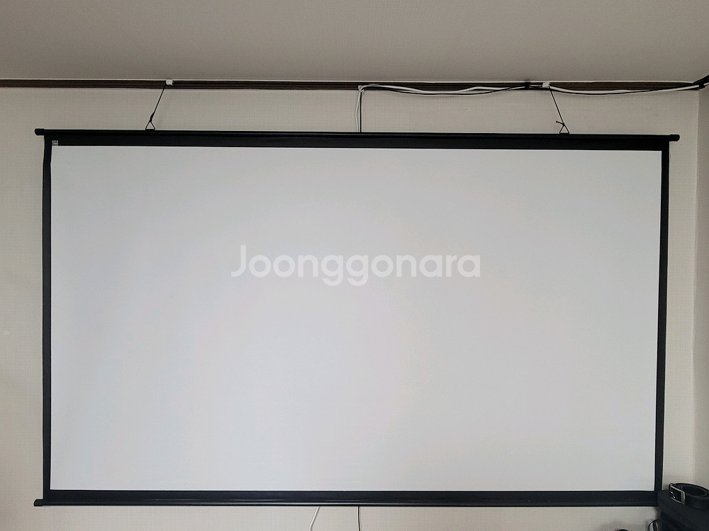 족자형 16:9 빔 프로젝터 스크린 100인치 판매합니--0