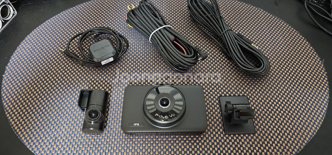 파인뷰 GX5 블랙박스 (32GB, GPS포함)--0