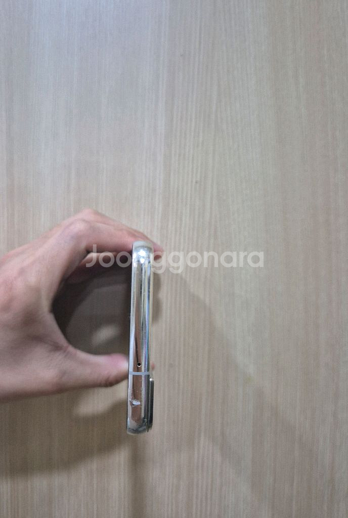 갤럭시S22 화이트 256G팝니다--4
