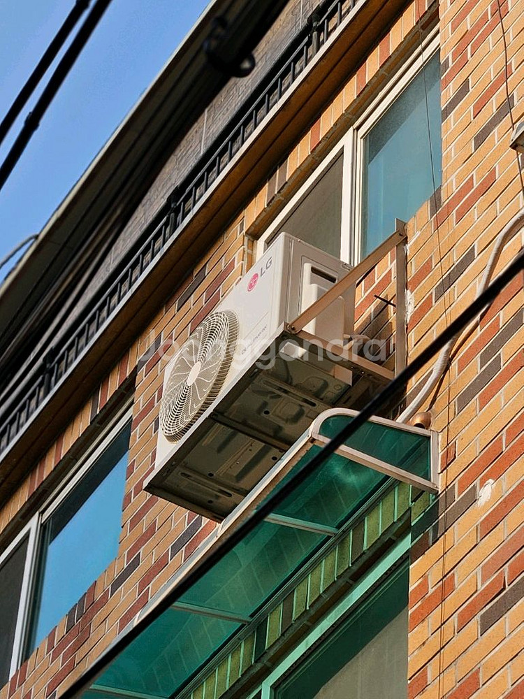 거의 새제품 LG 휘센 1등급 벽걸이 에어컨--1