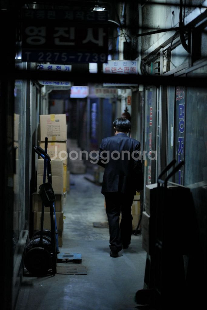 삼양 AF 85mm F1.4 FE II 렌즈 팝니다--5