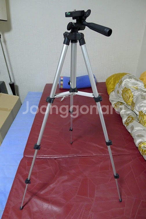쓸만한 삼각대 실용적제품 거의새것--9