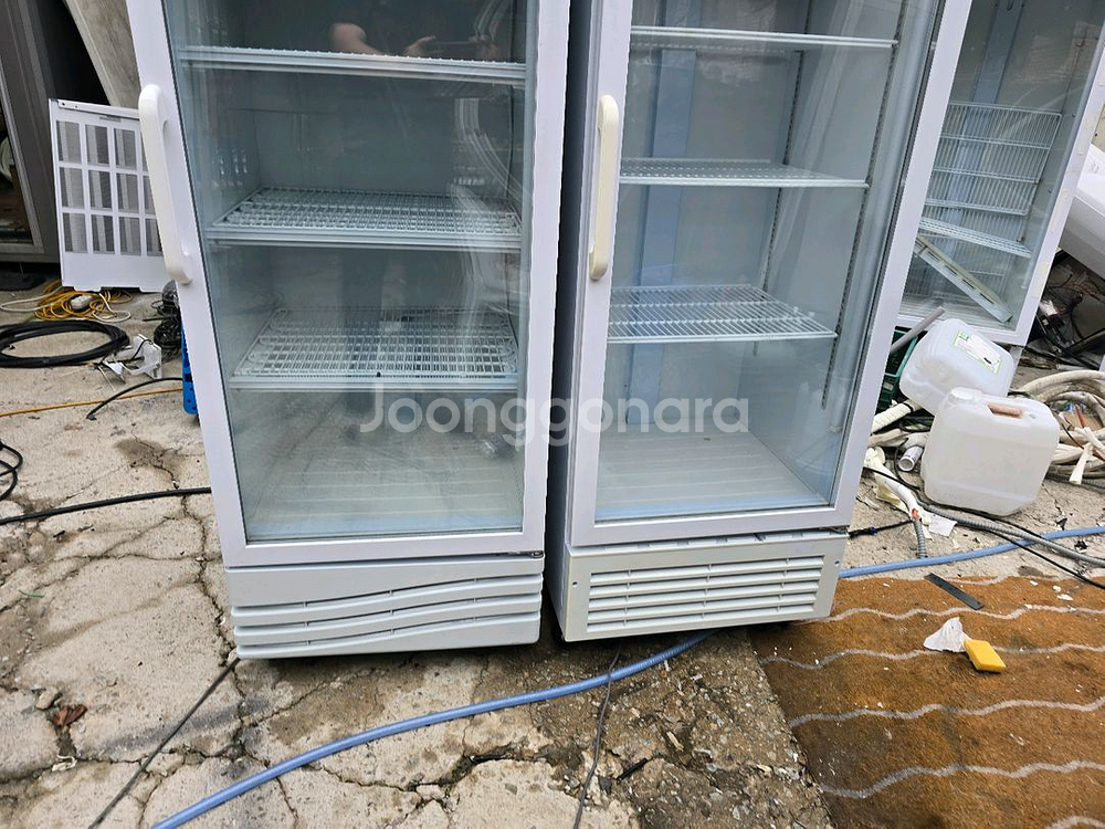 음료수냉장고 28만. 냉동고 35만.--0