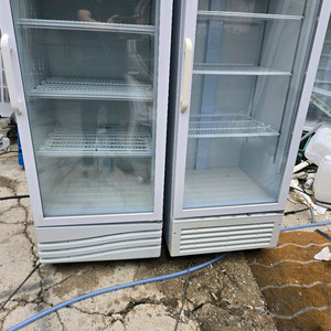 음료수냉장고 28만. 냉동고 35만.