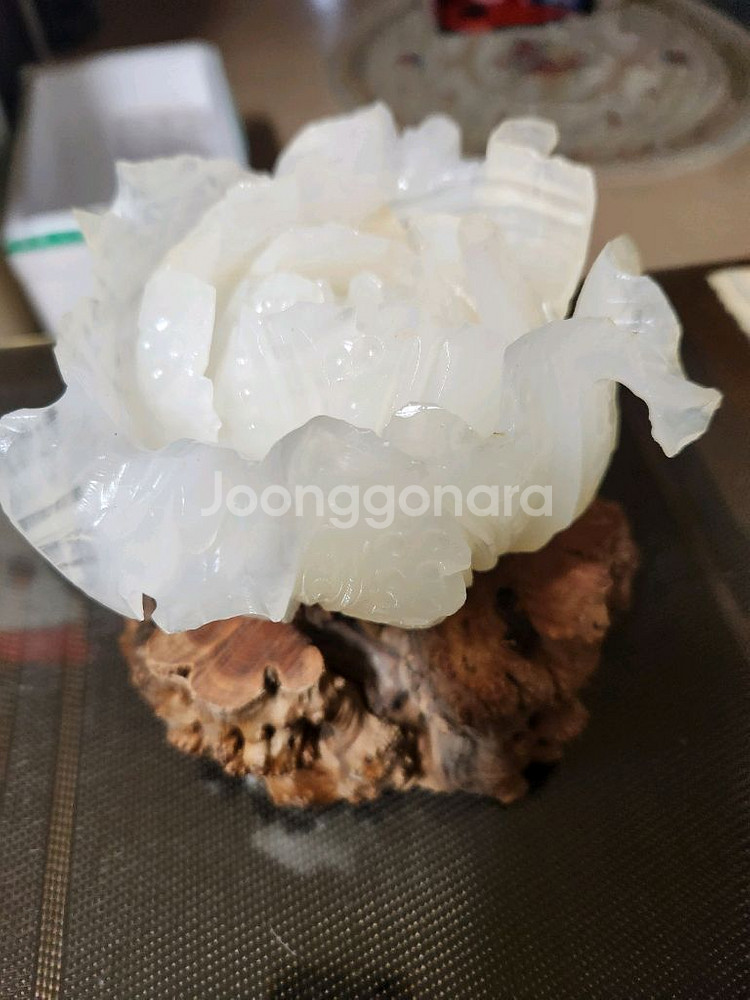 백옥 조각 작품+구슬목 좌대--0