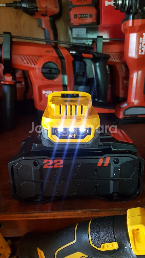 디월트파워스텍배터리 20V 1.7AH.2개일괄--0