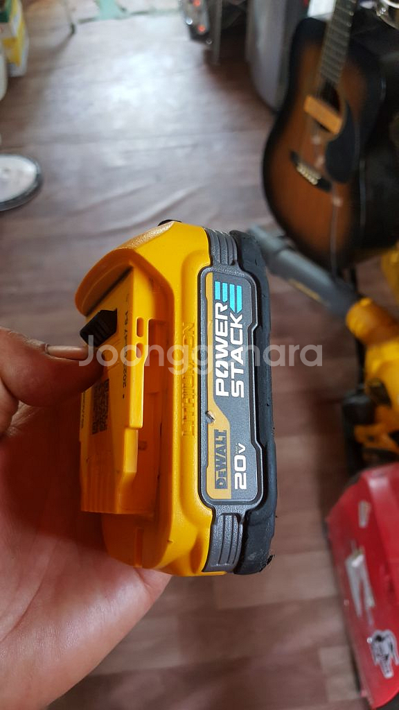디월트파워스텍배터리 20V 1.7AH.2개일괄--4