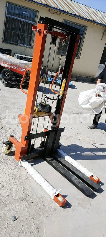 전동 220v 높이2.5m 1톤 지게차 스태커 리프트--0