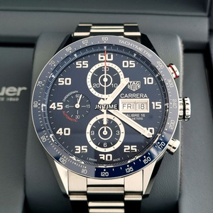 태그호이어 까레라 칼리버16 데이데이트 43mm
