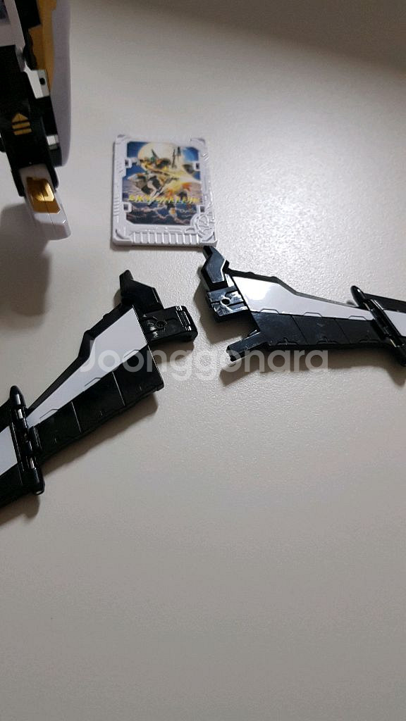 메탈카드봇 스카이갤럽 날개 파손--2