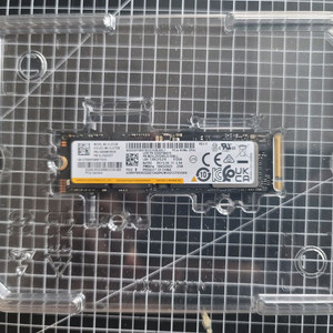삼성 PM9A1a M.2 500GB 미개봉 + 방열판