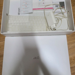 급처 새거급 LG gram 17인치 노트북, 박스 있음