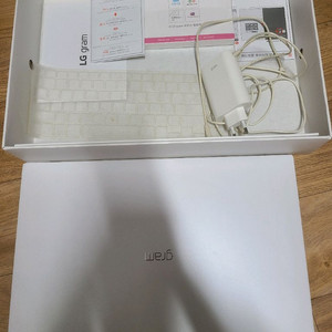 급처 새거급 LG gram 17인치 노트북, 박스 있음