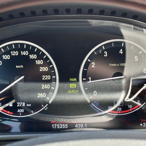 BMW F10 528i 12년식 6WA 계기판 팝니다.