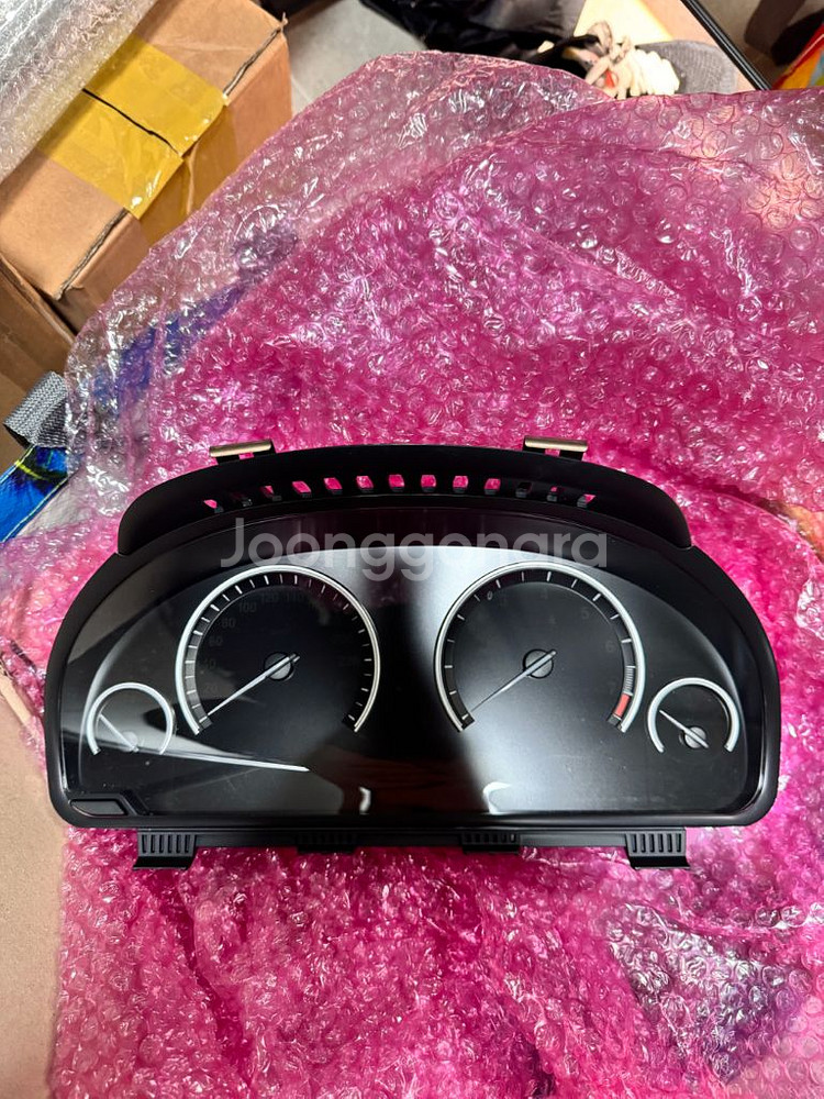 BMW F10 528i 12년식 6WA 계기판 팝니다.--2