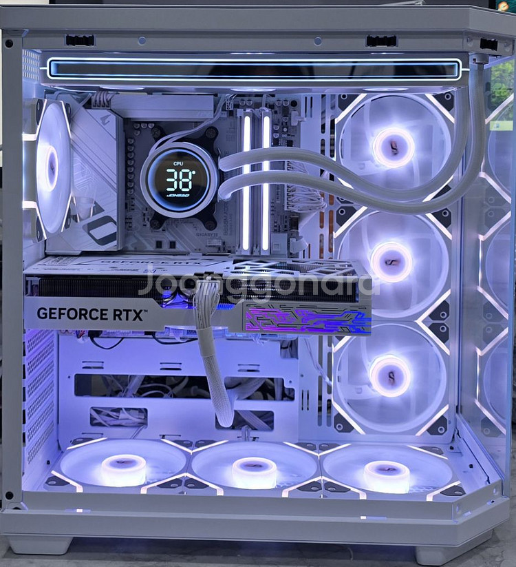 9950x3d, 갤럭시 5080 화이트 튜닝pc팝니다--0