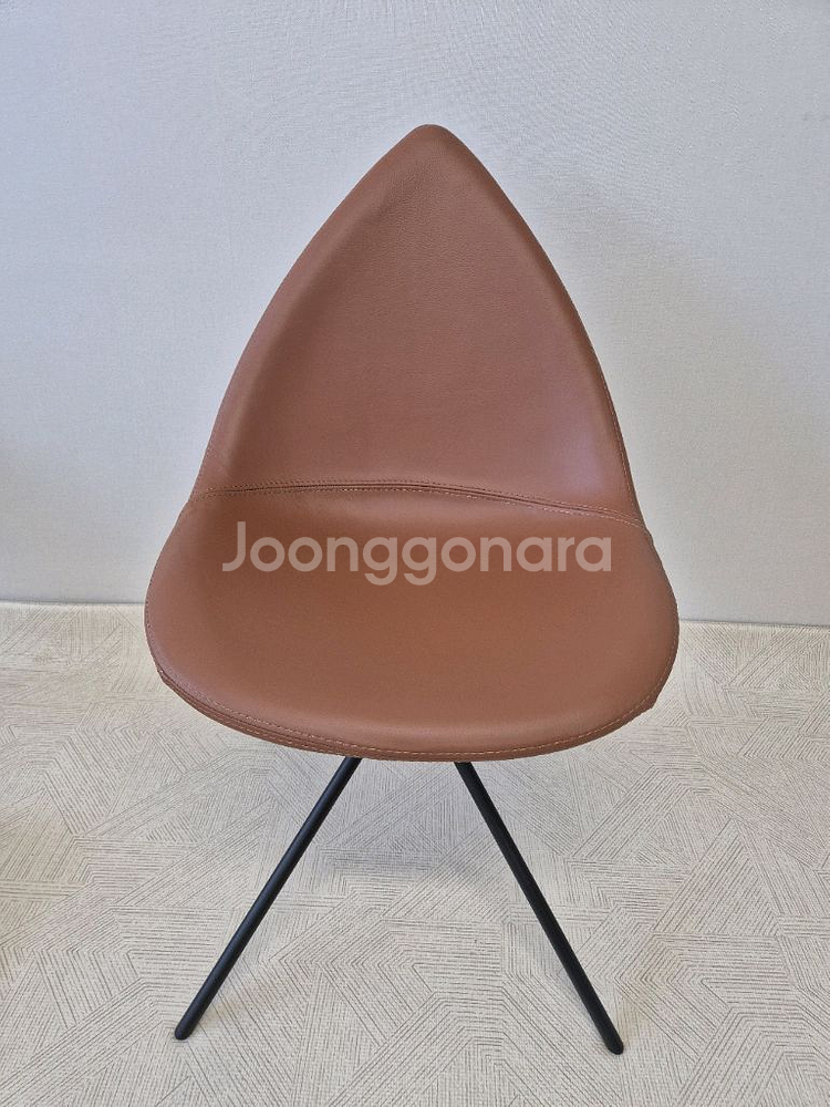 보컨셉 오타와 체어 팝니다--3