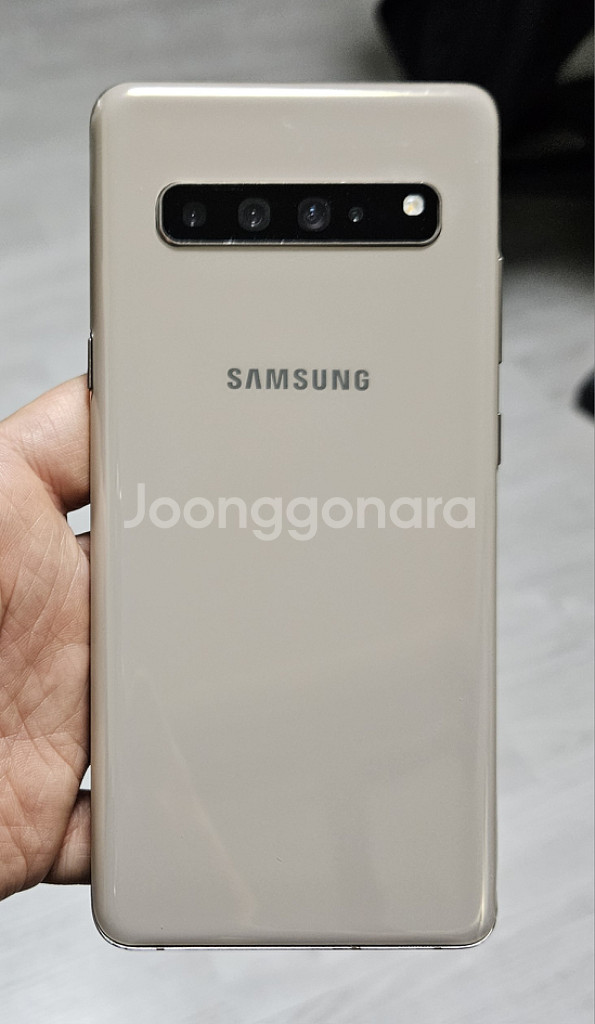 갤럭시 S10 5G 로얄골드 256GB 싸게 팝니다.--1