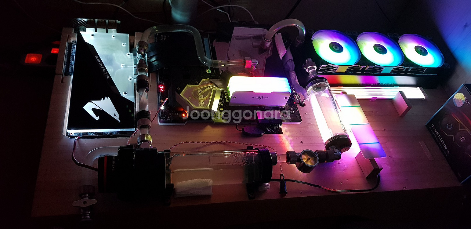Z390 Aorus Extreme Waterforce+--7