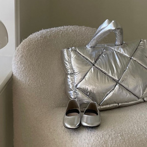 어페리피트 실버패딩백