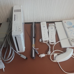 닌텐도 wii 정품 (CD포함 리모컨포함 네고가능)
