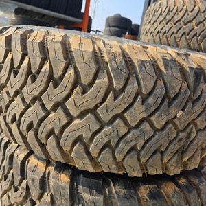 32x11.50r15lt(갤로퍼2) 휠타이어 팝니다.