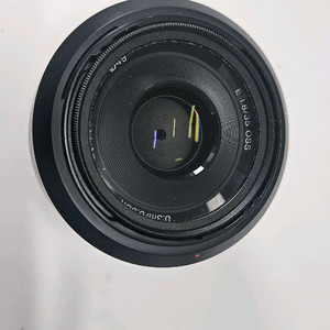 소니 E 35mm F1.8 OSS 렌즈 판매합니다