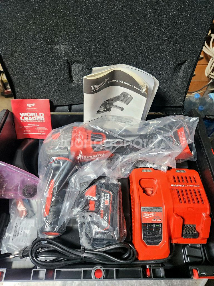 밀워키 18v 충전그라인더 M18 FSAGV100XB--0
