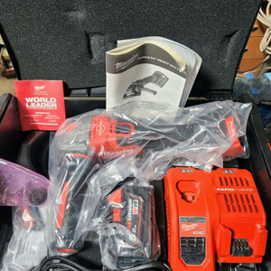밀워키 18v 충전그라인더 M18 FSAGV100XB