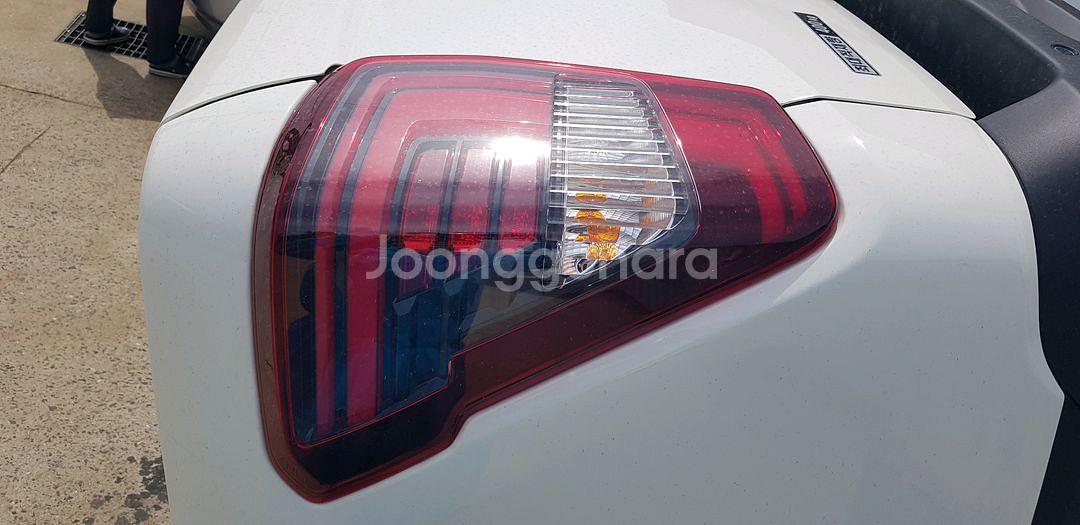 렉스턴스포츠 후미등 데루등 운전석쪽 25년식 순정--1