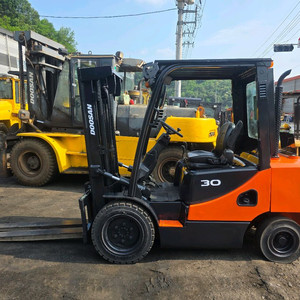 두산 3톤 디젤지게차 D30SE-7 | 3단마스트